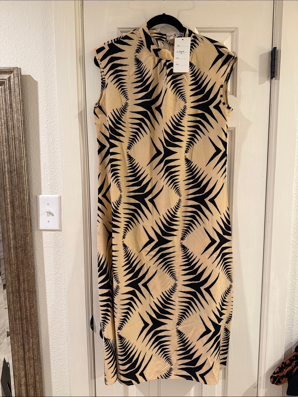Sleeveless Beige Maxi Dress with Black Fern Print